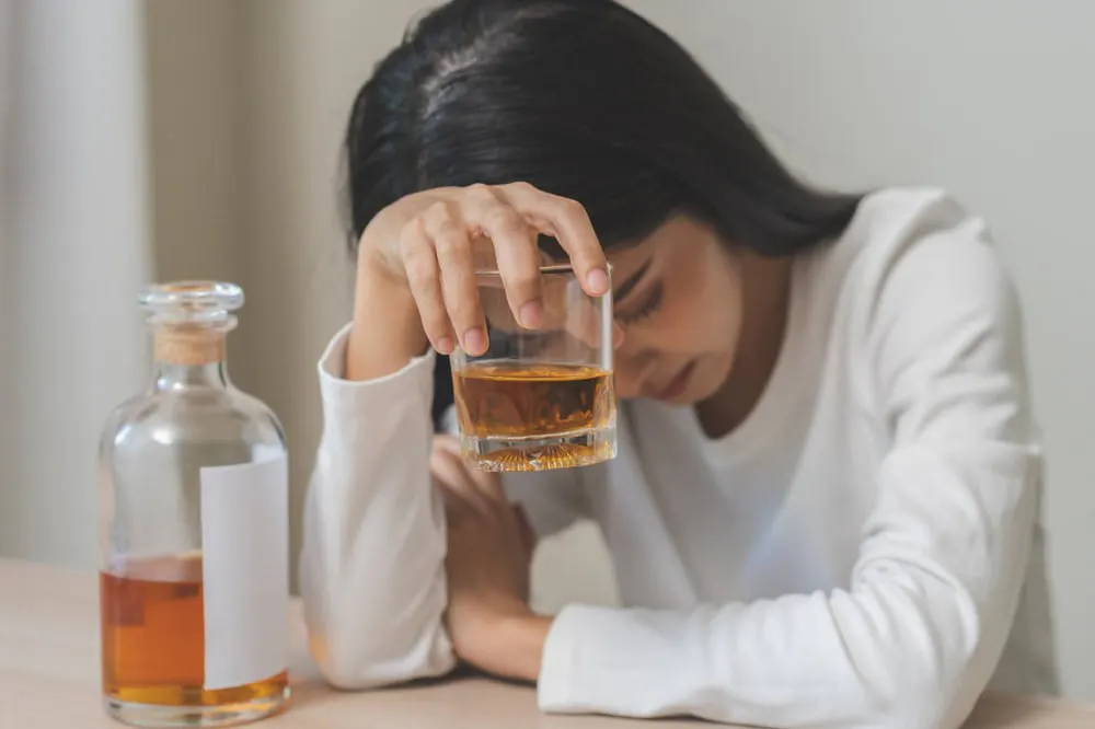 self-medicating-illegal-drugs-and-alcohol-abuse-cognitive-behavioral-therapy-behavioral-health-evidence-based-addiction-treatment-withdrawal-symptoms