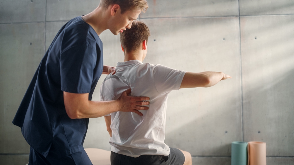 healthy-lifestyle-changes-to-deal-with-chronic-pain-and-ditch-the-opioids-painkillers-prescription-drugs-physiotherapy-physical-therapy-drug-free-rehabilitation