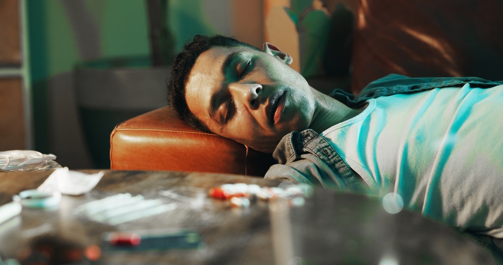 man-overdosed-on-life-threatening-addictive-drugs-started-in-Philadelphia-Pennsylvania-now-spreading-across-the-USA-drug-rehab-in-Houston-Texas-covert-medication-roofied-laced-street-drugs-Xylazine-zombie-drug-crisis