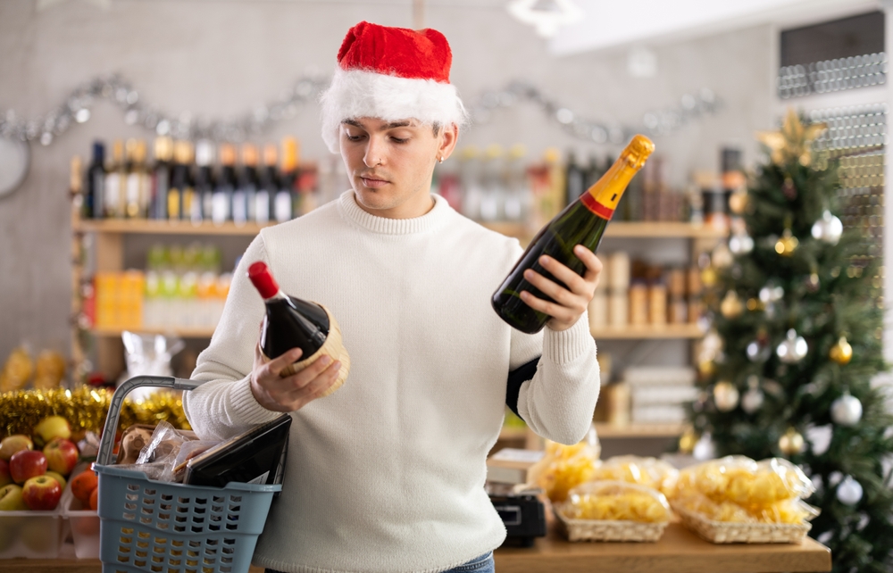 alcohol-use-addiction-during-the-holidays-holiday-parties-Christmas-family-gatherings-spotting-the-signs-of-substance-abuse